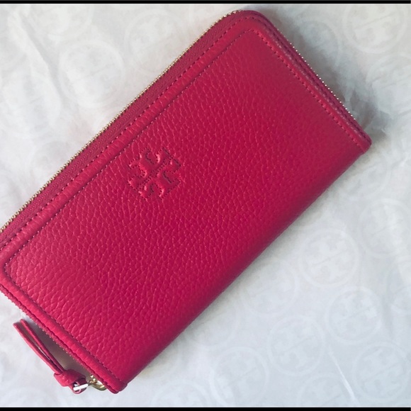 Tory Burch Handbags - NWT TORY BURCH Thea MultiGasset Zip Leather Wallet